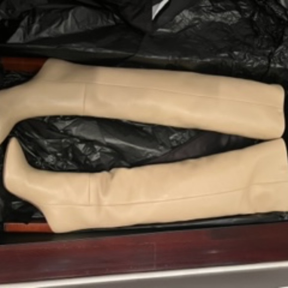 Saint Laurent 76 Boots in Beige Leather - Picture 2 of 5